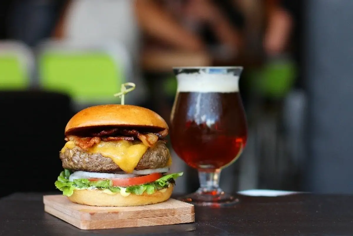 HOPDODDY BURGER BAR TO OPEN FIRST LOCATION IN THE WOODLANDS ON AUGUST 2 
