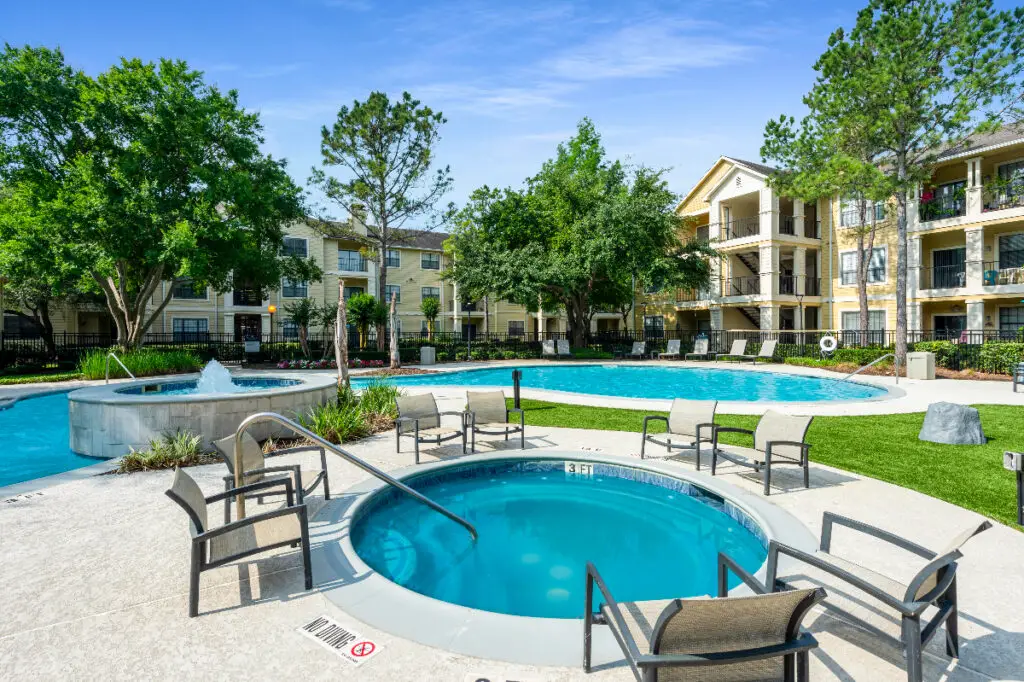 ECI Group Announces Sale of The Columns at Westchase Apartments in Houston, TX to Mosaic Residential