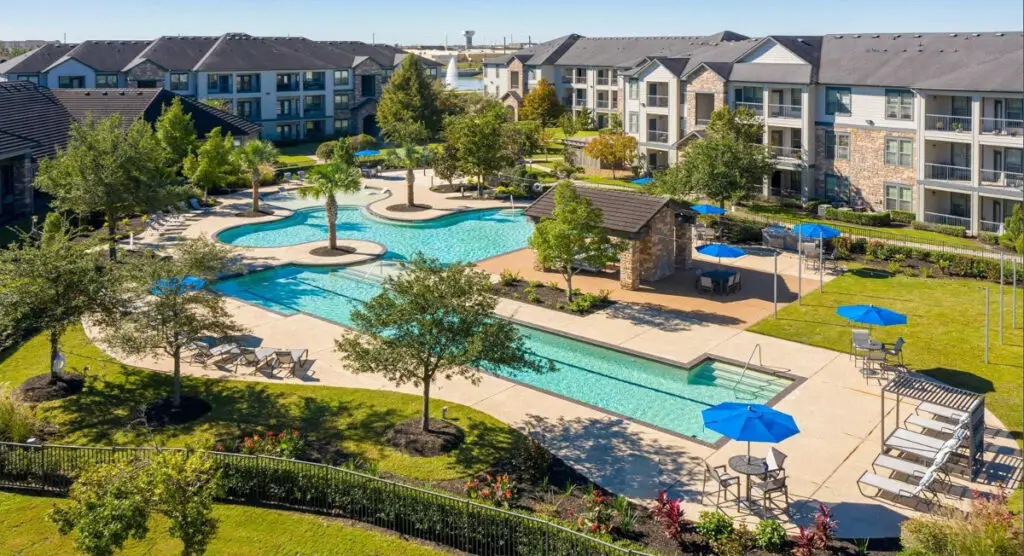 Knightvest Capital Acquires Houston Multifamily Community and Reaches 35,000 Units Actively Owned